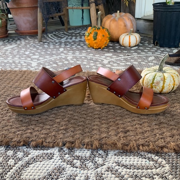 American Eagle Leather Wedges - Picture 2 of 7